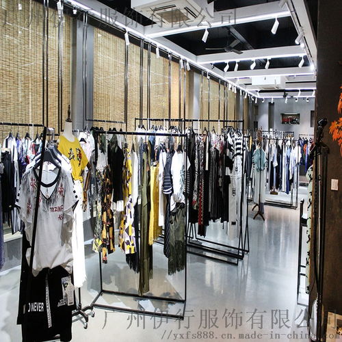 雪之雨蝶 母女夏日時(shí)尚折扣指南，揭秘優(yōu)質(zhì)女裝批發(fā)奧秘